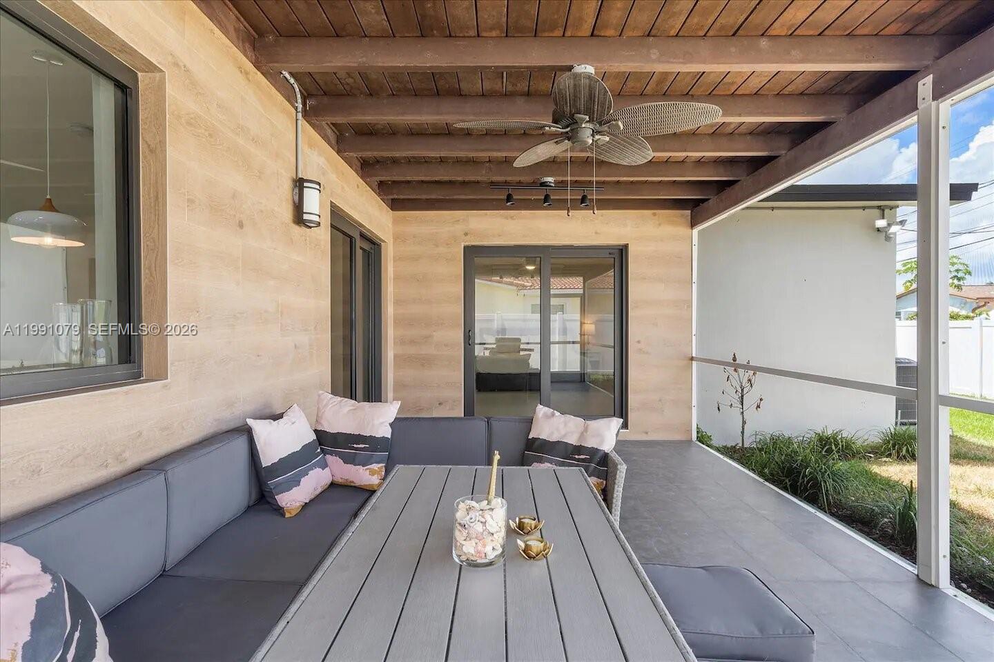 HOLLYWOOD CENTER AMEN PLA - Residential