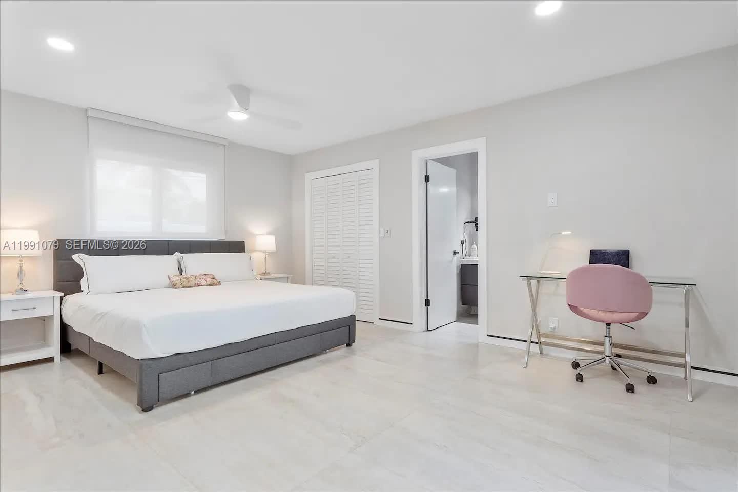 HOLLYWOOD CENTER AMEN PLA - Residential