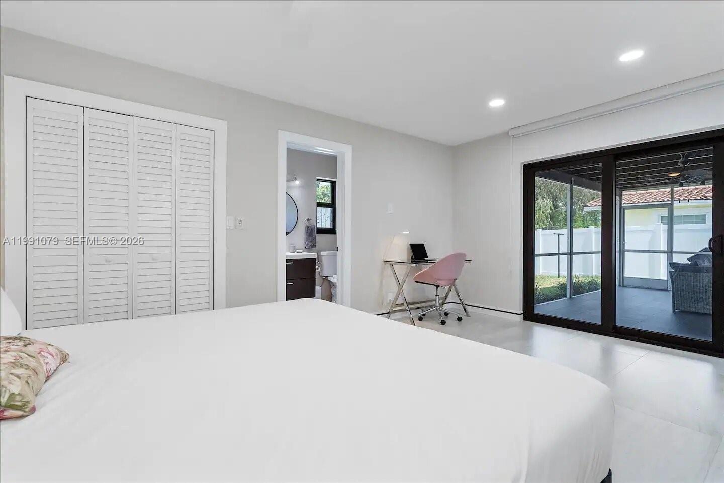 HOLLYWOOD CENTER AMEN PLA - Residential