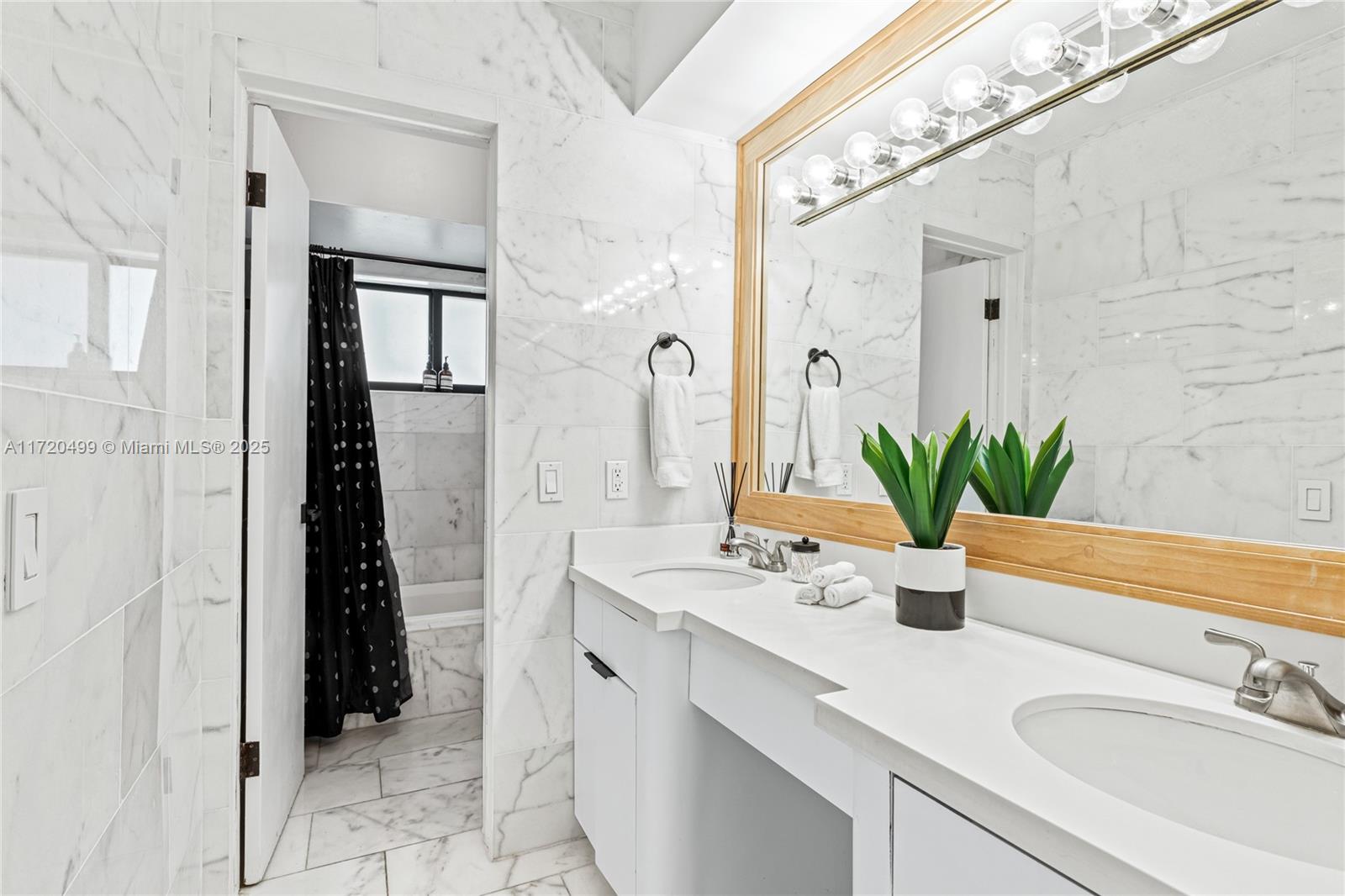 COUNTRY CLUB ADDN - Residential Lease