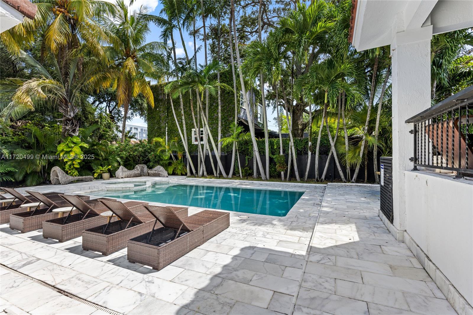 COUNTRY CLUB ADDN - Residential Lease