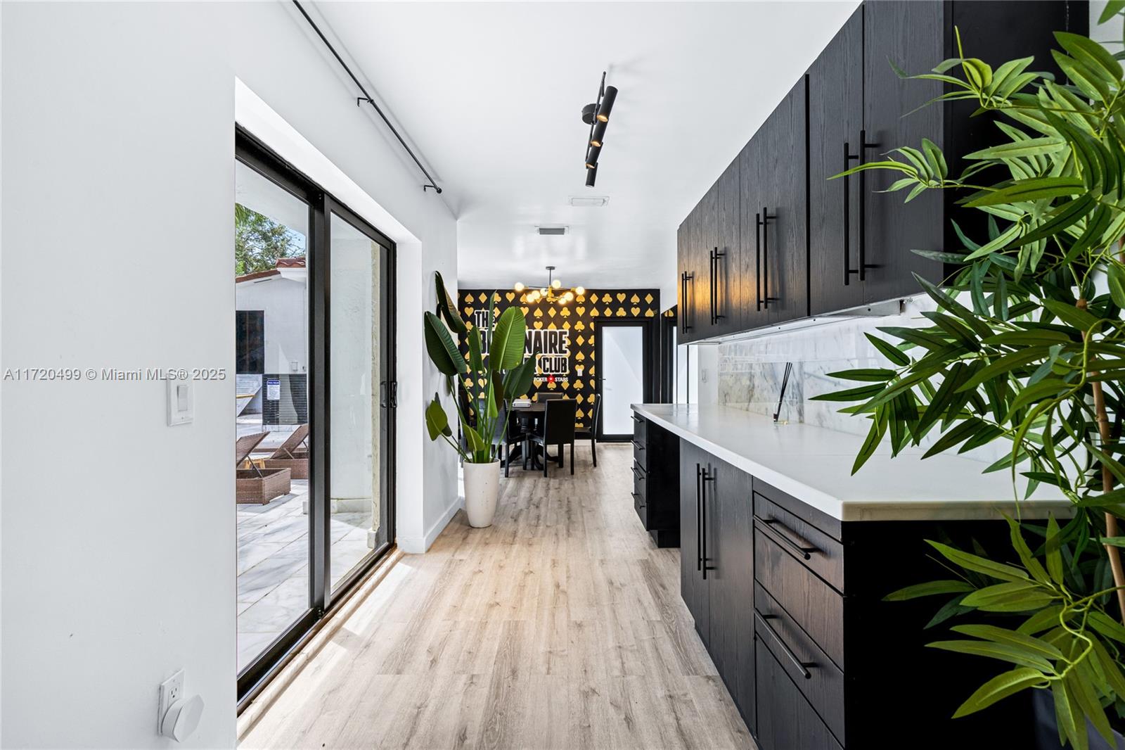 COUNTRY CLUB ADDN - Residential Lease