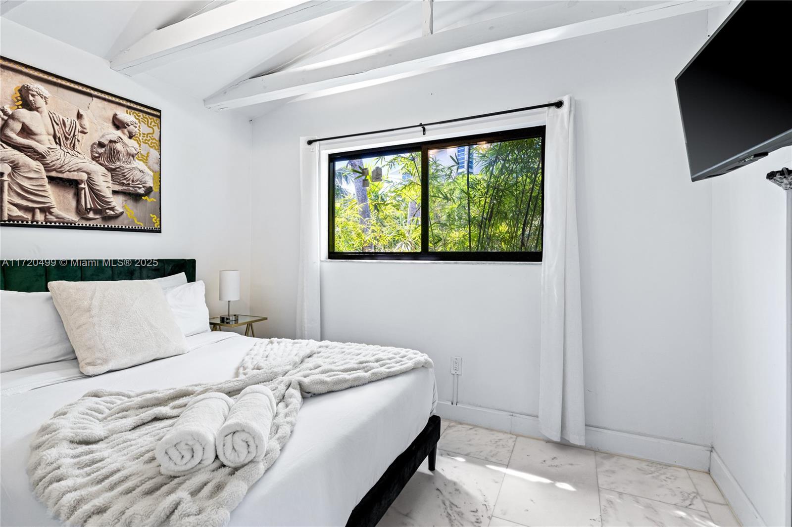 COUNTRY CLUB ADDN - Residential Lease