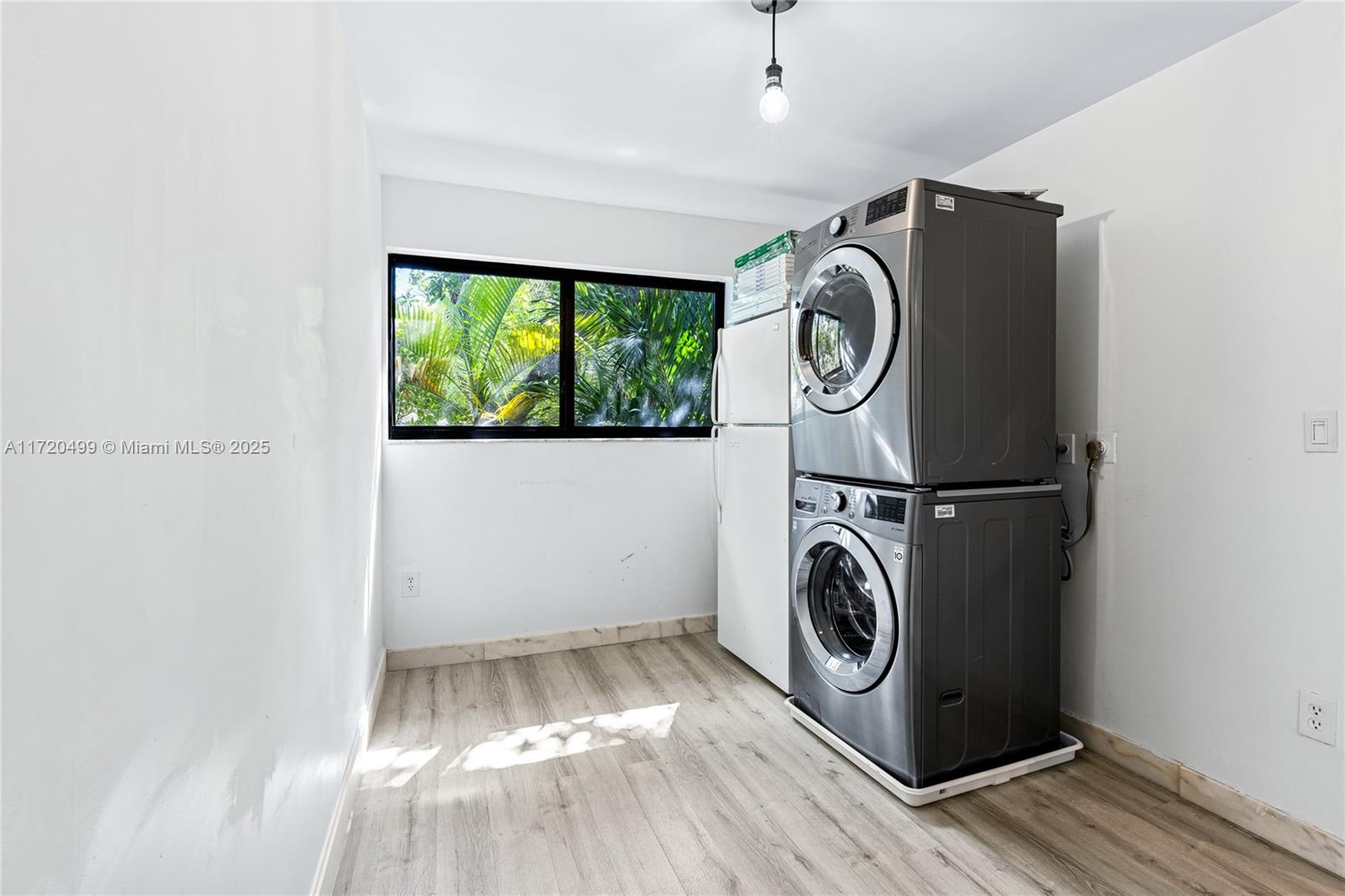 COUNTRY CLUB ADDN - Residential Lease