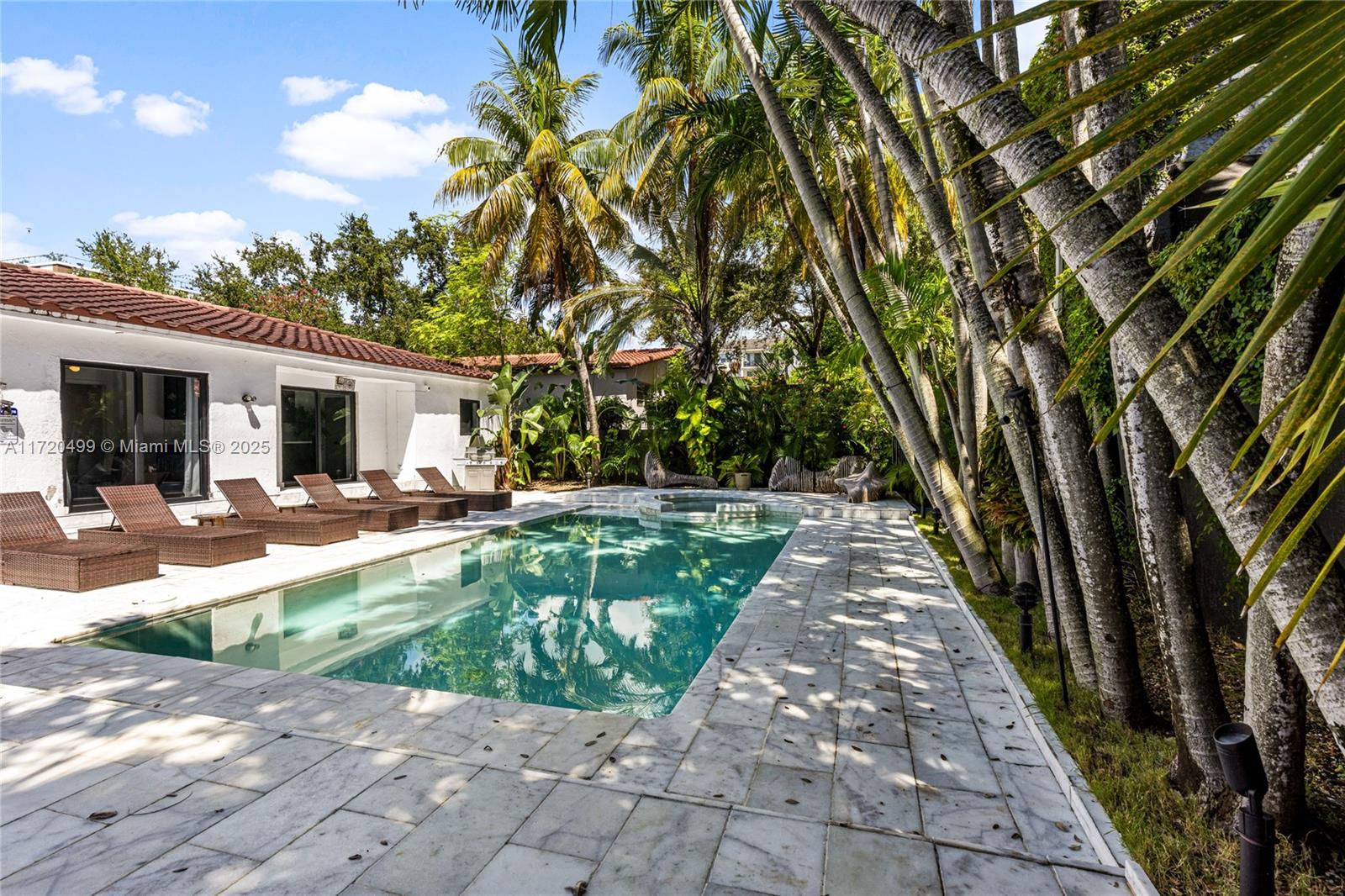 COUNTRY CLUB ADDN - Residential Lease