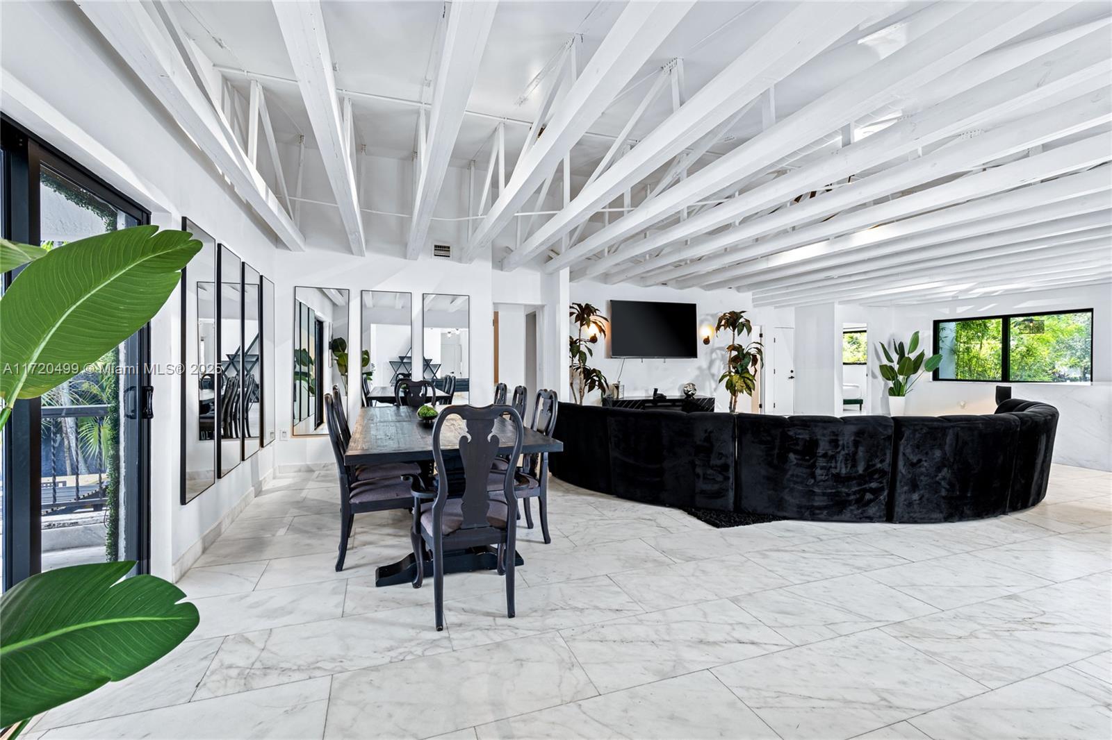 COUNTRY CLUB ADDN - Residential Lease