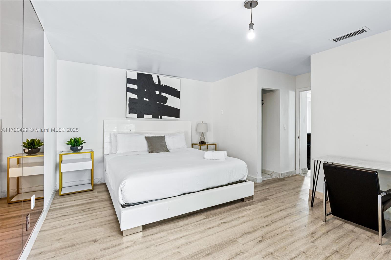 COUNTRY CLUB ADDN - Residential Lease