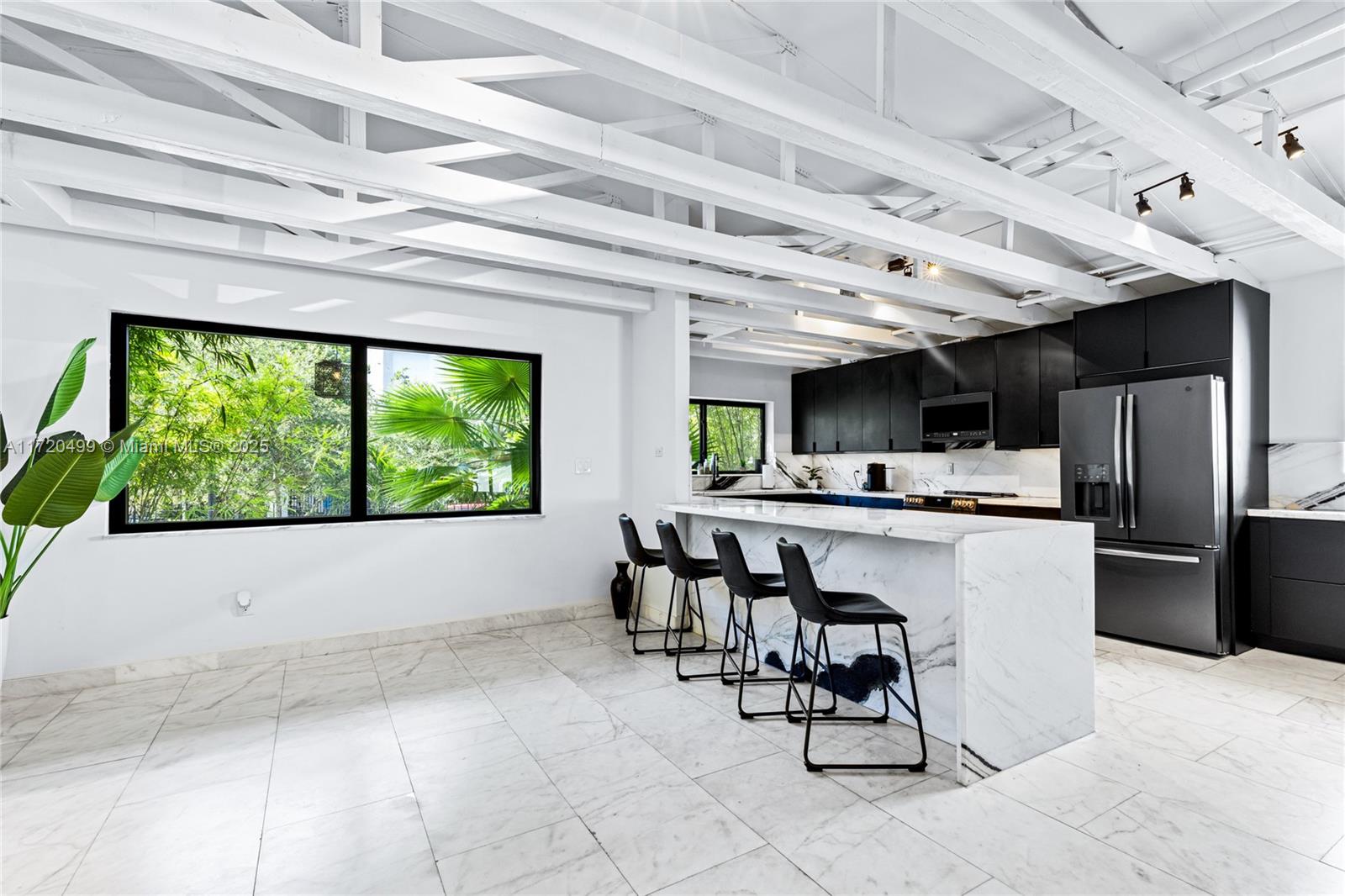 COUNTRY CLUB ADDN - Residential Lease