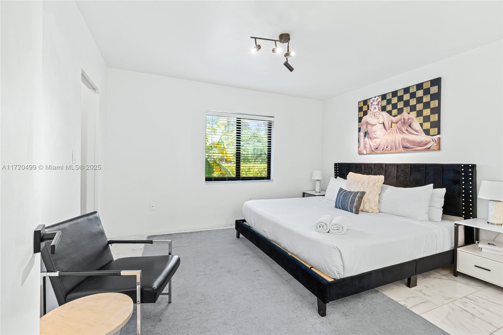 COUNTRY CLUB ADDN - Residential Lease