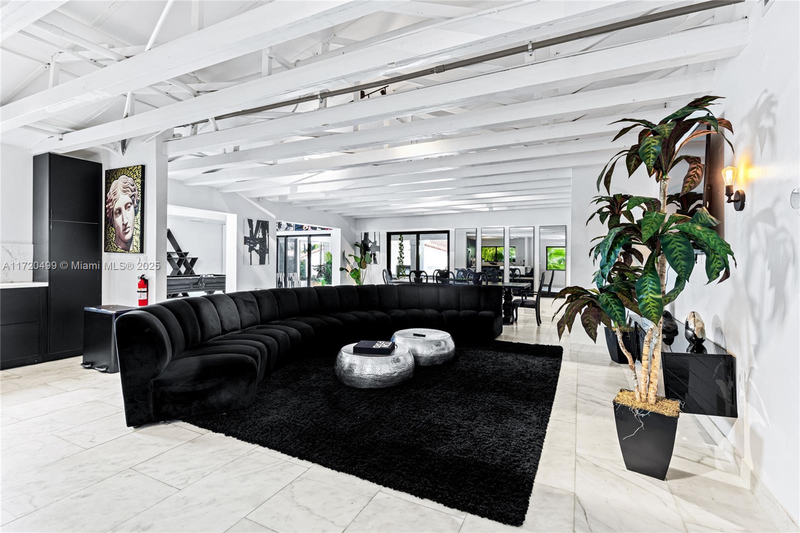 COUNTRY CLUB ADDN - Residential Lease