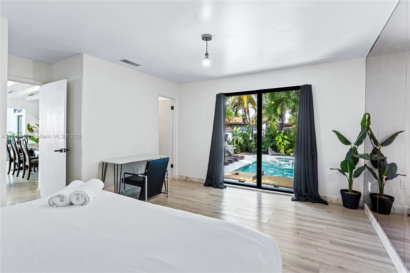 COUNTRY CLUB ADDN - Residential Lease