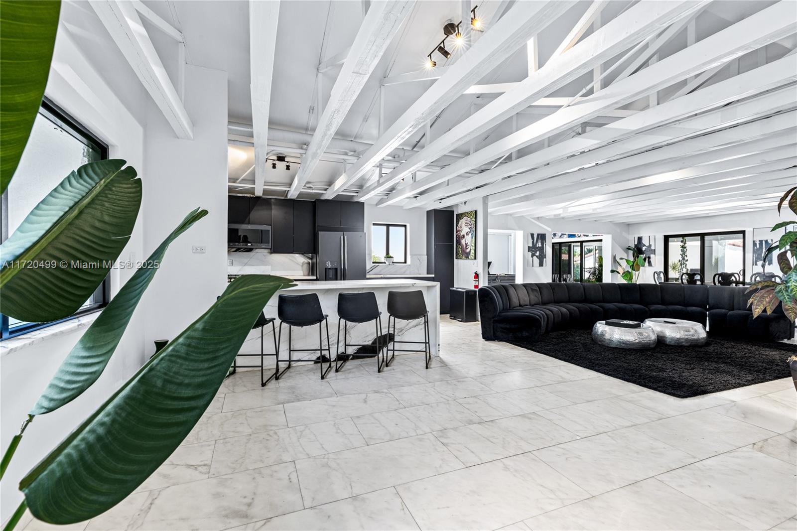 COUNTRY CLUB ADDN - Residential Lease