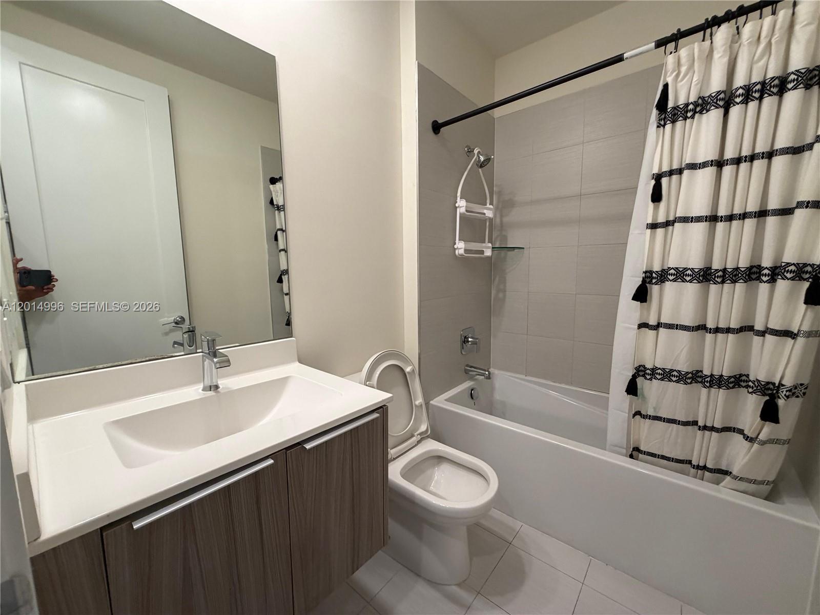 LANDMARK AT DORAL CONDO N - Residential Lease