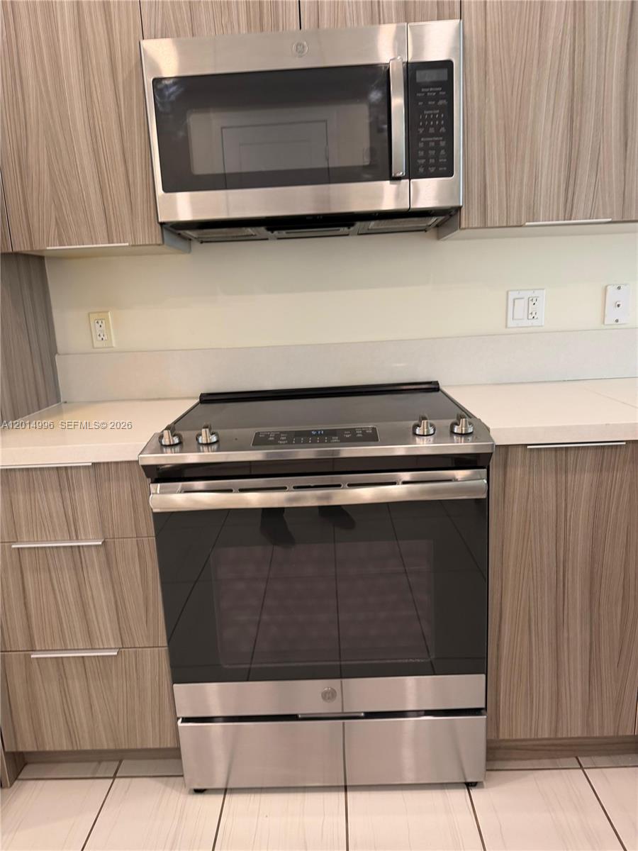 LANDMARK AT DORAL CONDO N - Residential Lease