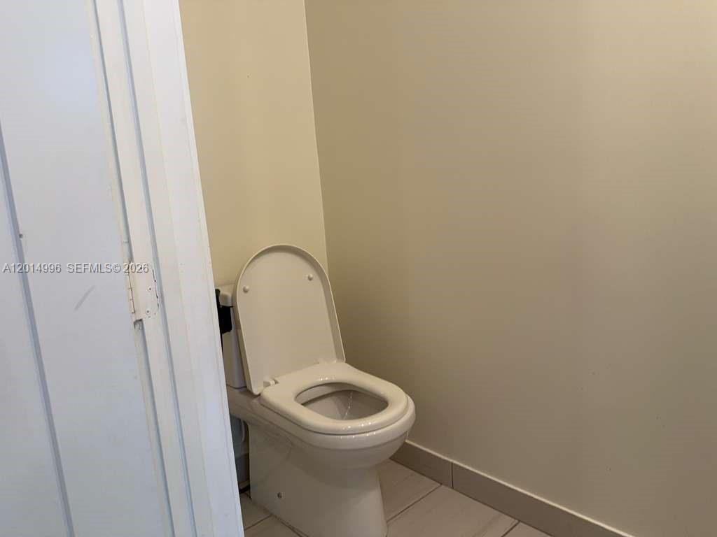 LANDMARK AT DORAL CONDO N - Residential Lease