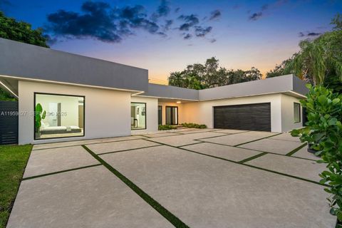 85 W Shore Dr W Miami FL 33133