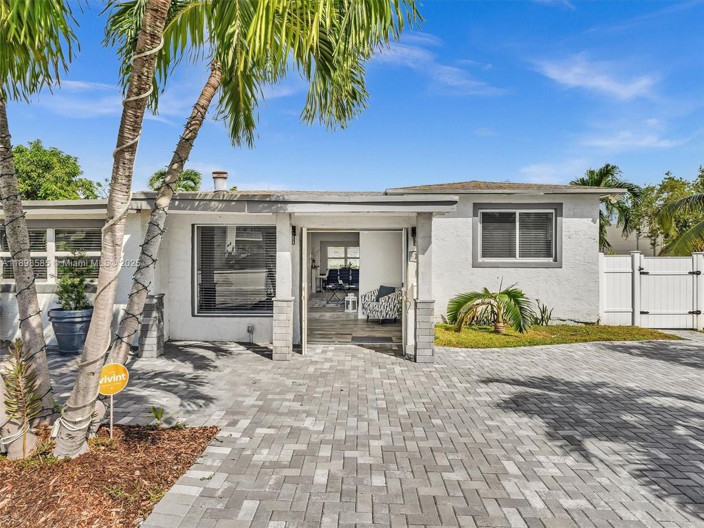 Photo of 100 NW 8th Ave, Hallandale Beach, FL 33009 (MLS # A11898585)