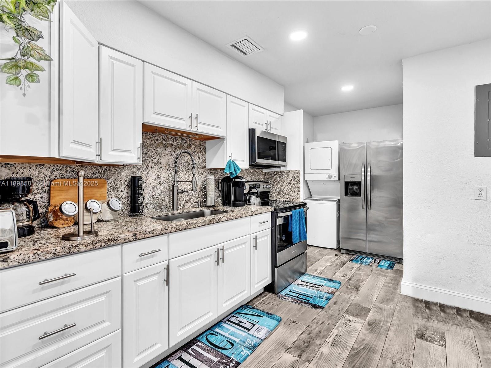 BINSTOCK SUB NO 2 - Residential