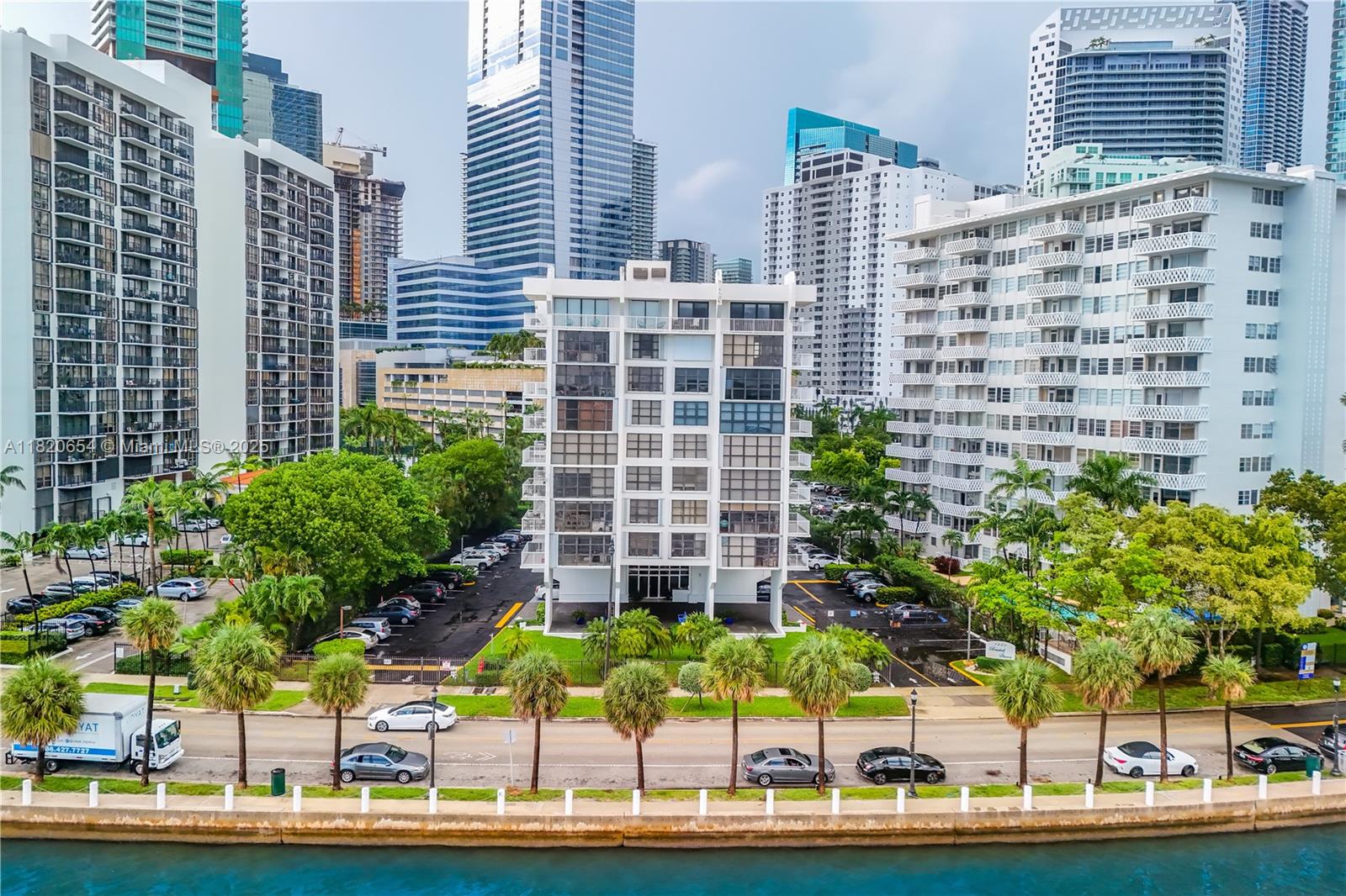 Property for Sale at 1440 Brickell Bay Dr 307, Miami, Broward County, Florida - Bedrooms: 2 
Bathrooms: 2  - $568,500