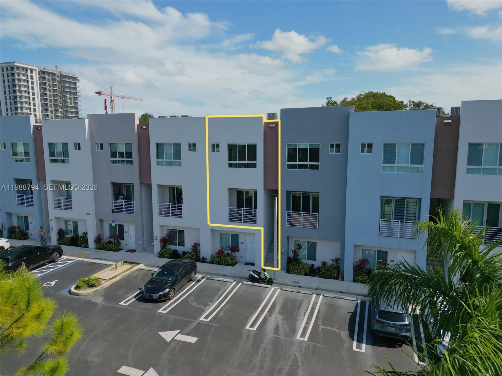 2505 NE 193rd St 4208