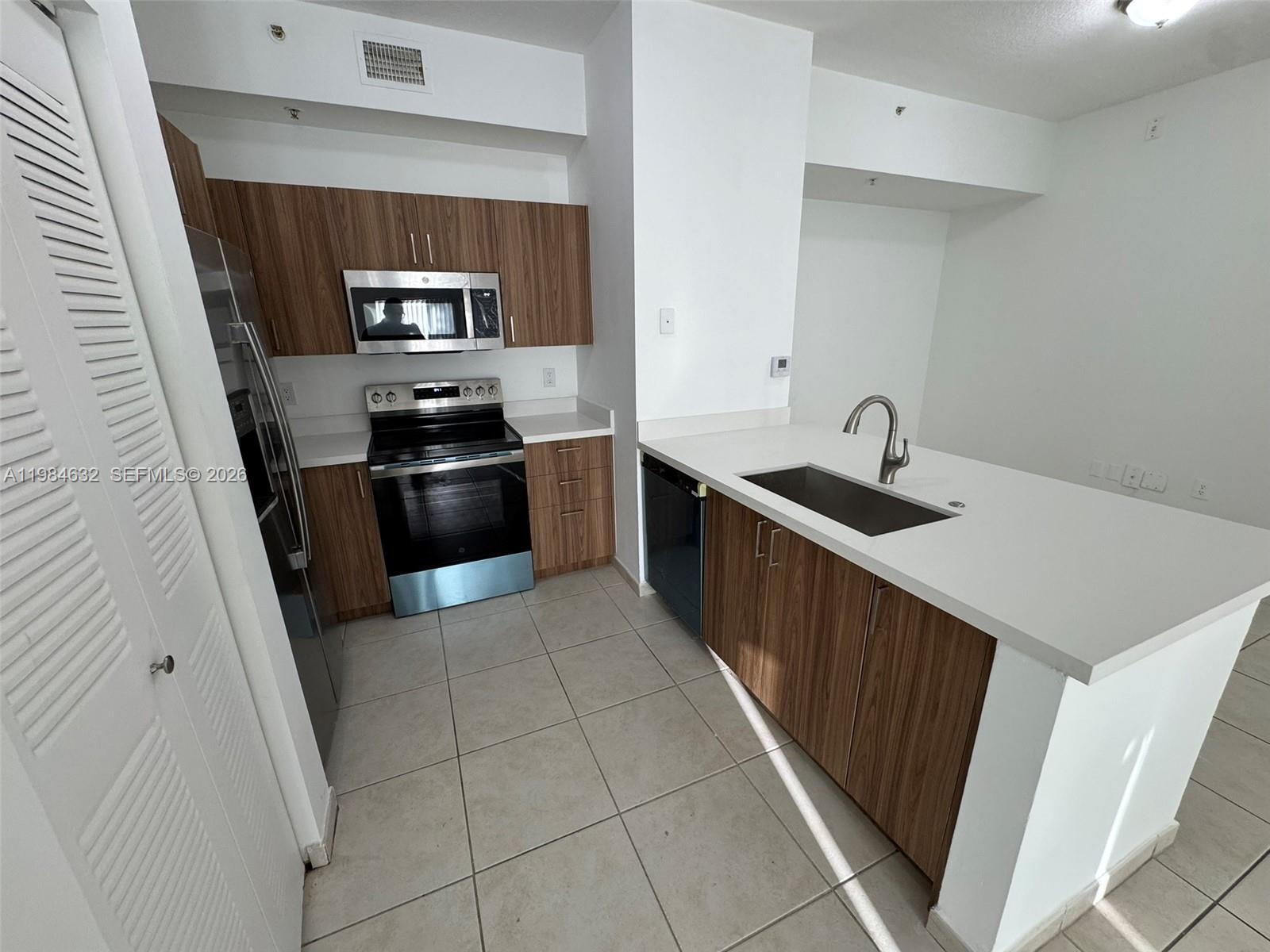 PALM GARDENS AT DORAL CON - Residential Lease