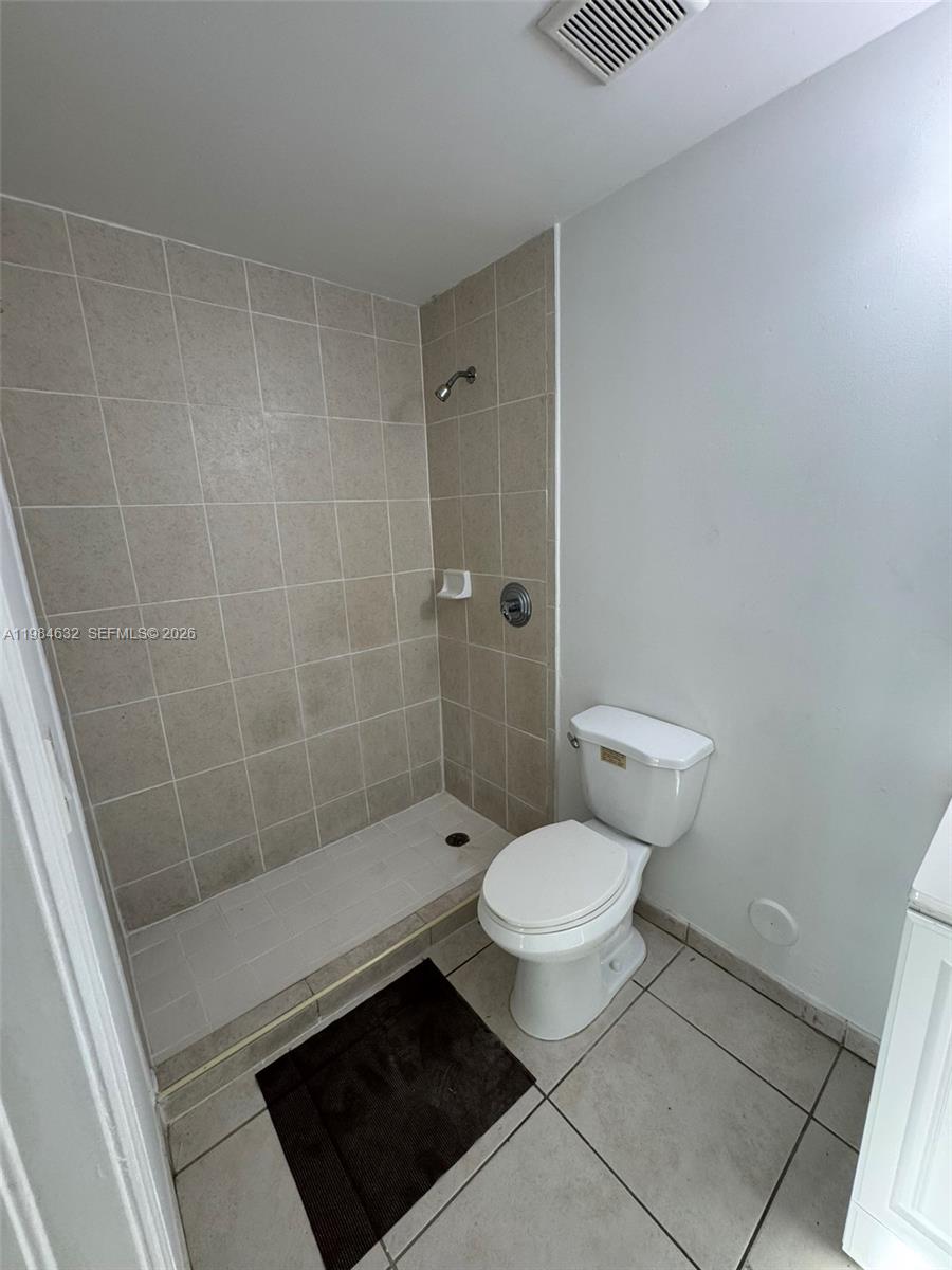 PALM GARDENS AT DORAL CON - Residential Lease