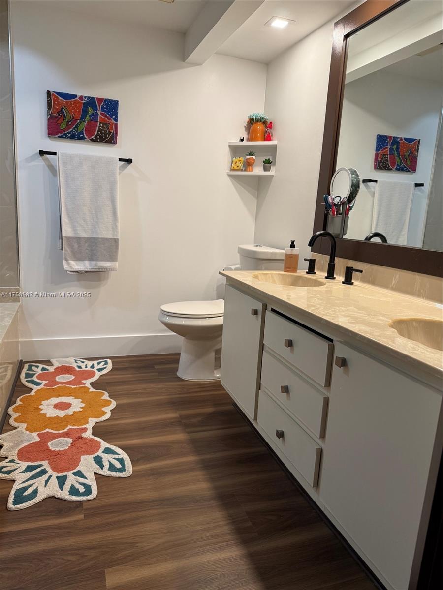 ENVIRON TOWERS II CONDO - Residential