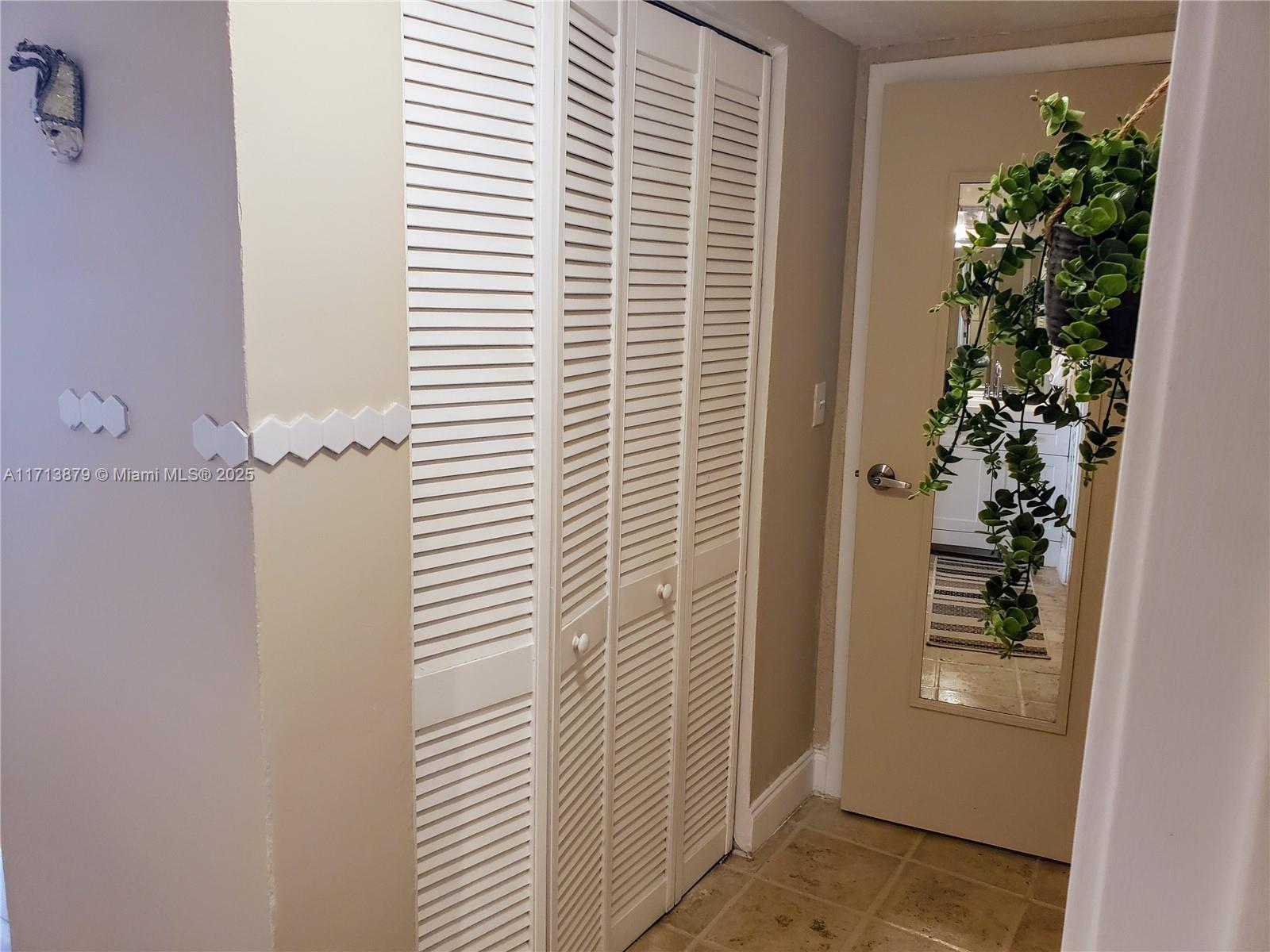 BRAVURA II CONDO - Residential