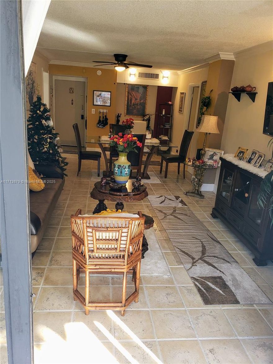 FIRST FLOOR Quit place in Aventura. First floor, well maintained 2 Bed-2 Bath. Renovated Kitchen, warm & well distributed apartment with plenty of closets, large primary bedroom and huge closet. Located across from Turnberry Golf course. Extra storage. Maintenance includes Cable TV (3 boxes) Internet/WiFi(excellent signal), Central Hot Water. Building offer pool, gym, social room, Laundry room. Minutes to Aventura Mall, shopping centers, Pharmacies and Beaches.