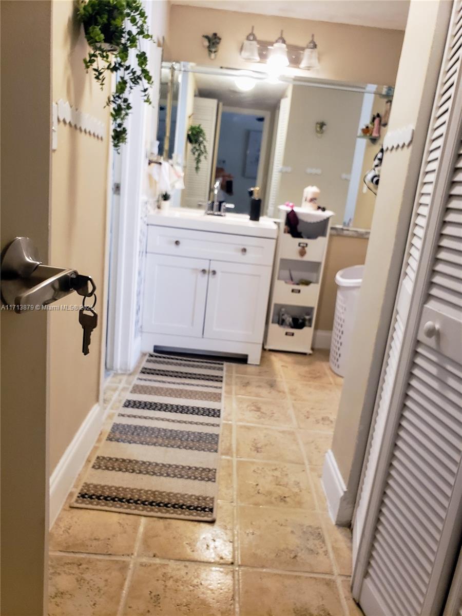 BRAVURA II CONDO - Residential