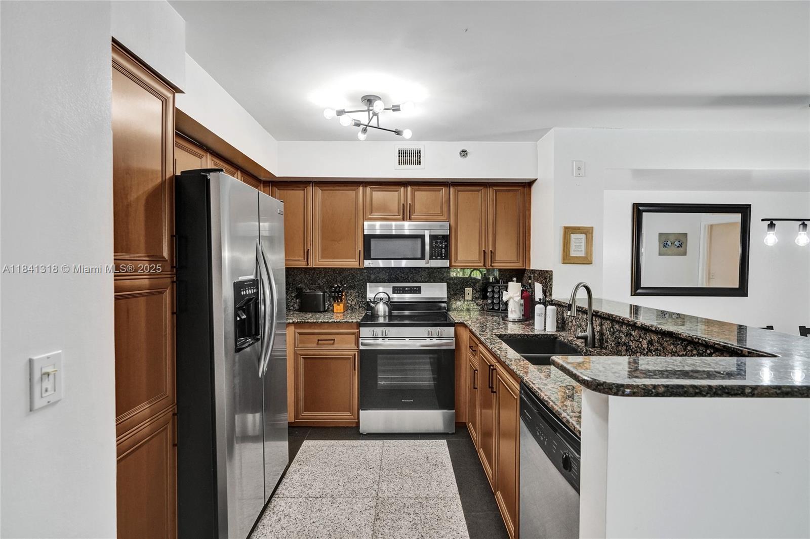 THE YACHT CLUB AT AVENTUR - Residential