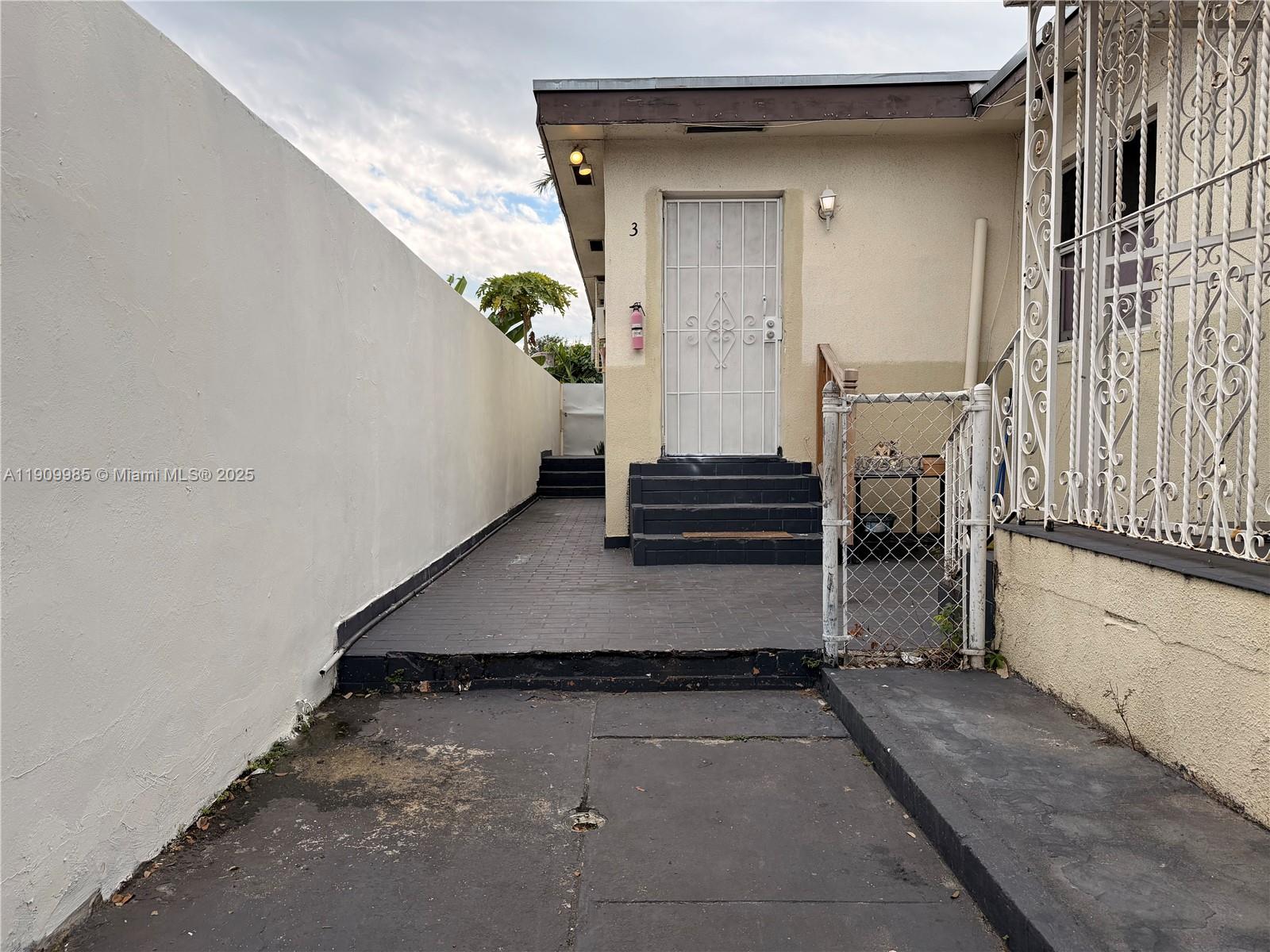 MELROSE HEIGHTS - Residential Lease