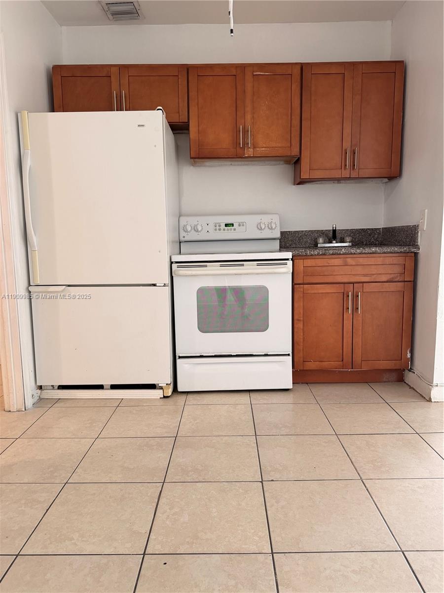 MELROSE HEIGHTS - Residential Lease