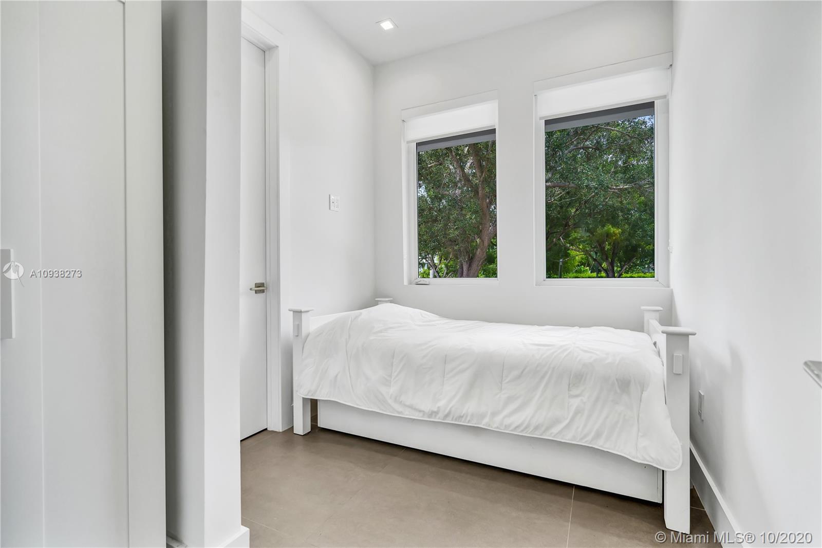 TROPICAL ISLE HOMES SUB 3 - Residential