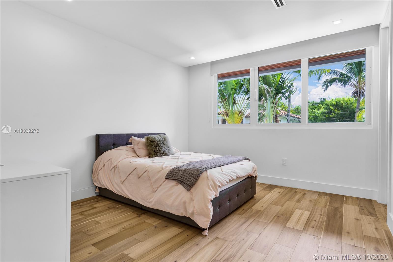 TROPICAL ISLE HOMES SUB 3 - Residential