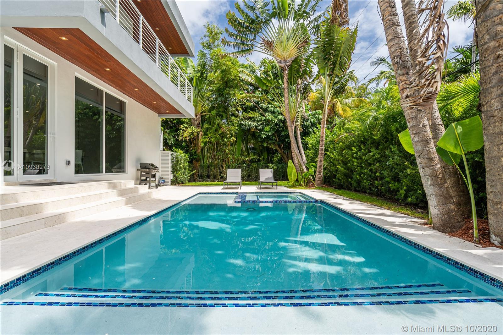 TROPICAL ISLE HOMES SUB 3 - Residential