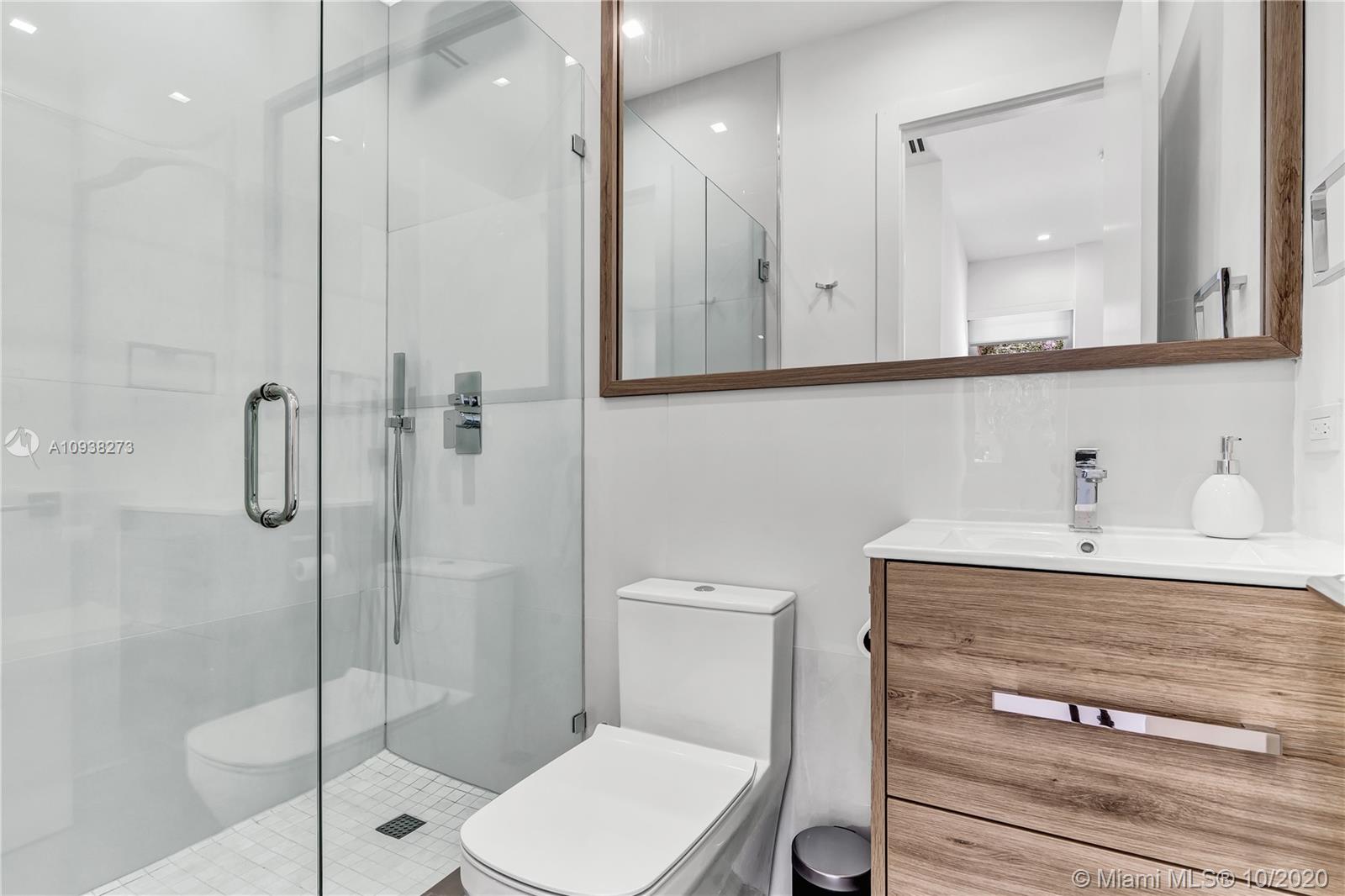 TROPICAL ISLE HOMES SUB 3 - Residential