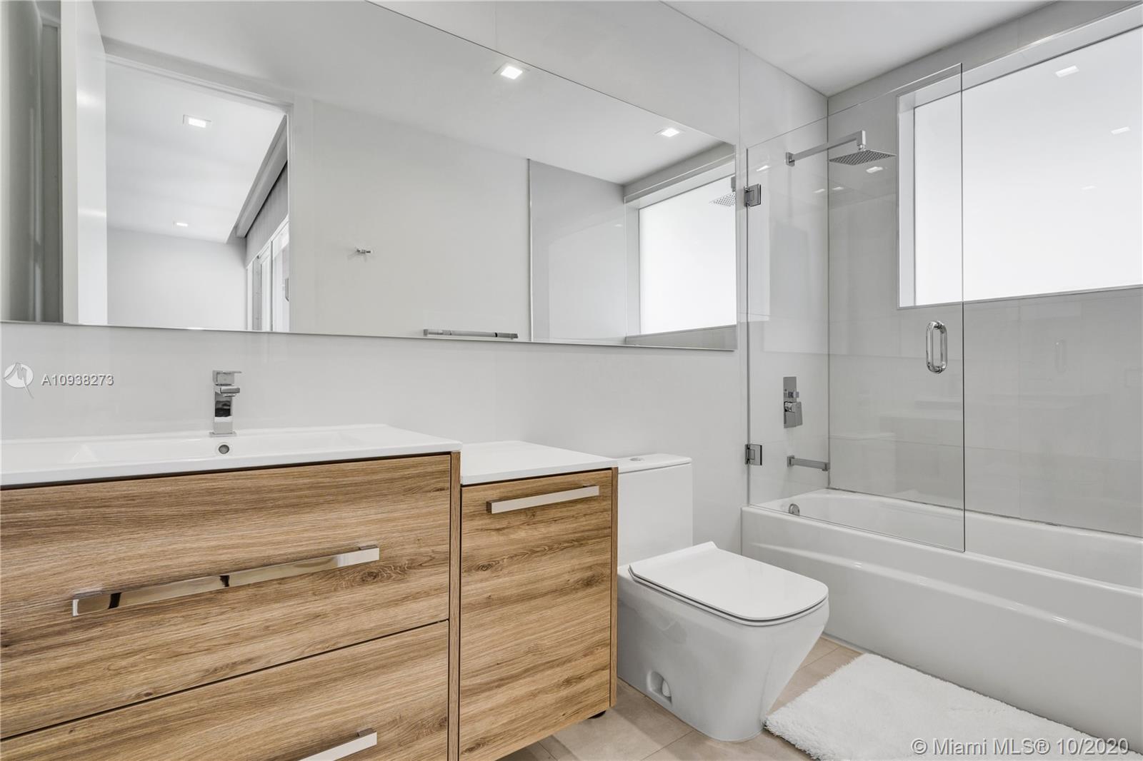 TROPICAL ISLE HOMES SUB 3 - Residential