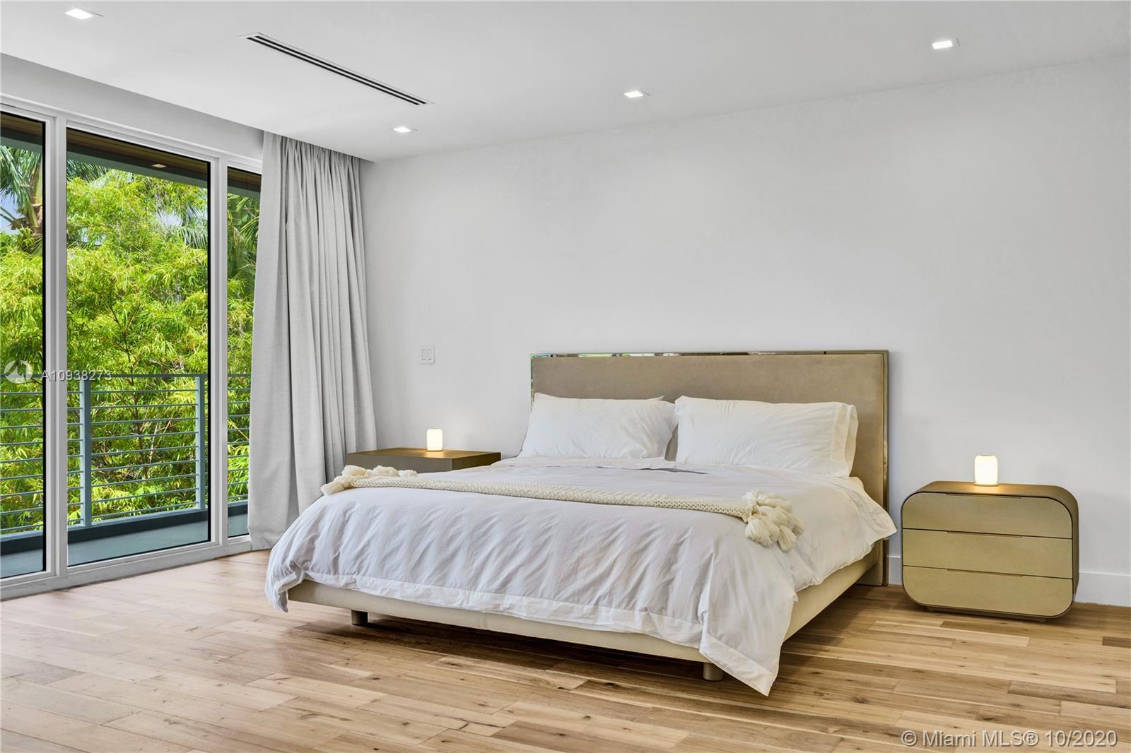 TROPICAL ISLE HOMES SUB 3 - Residential