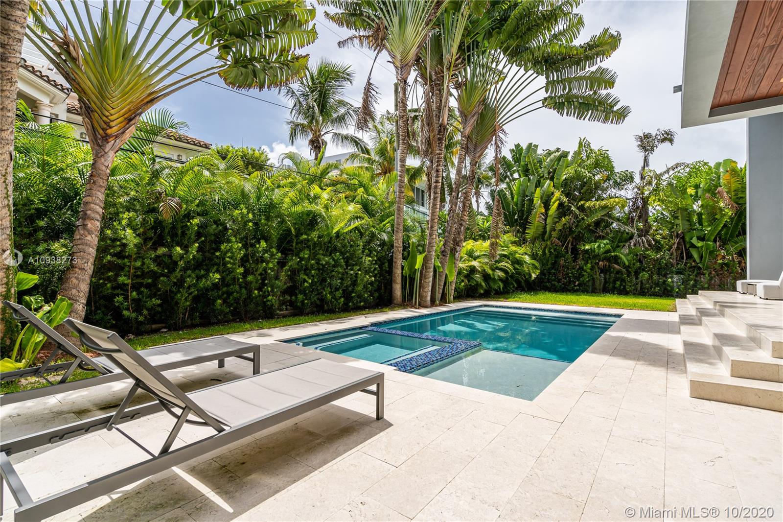 TROPICAL ISLE HOMES SUB 3 - Residential