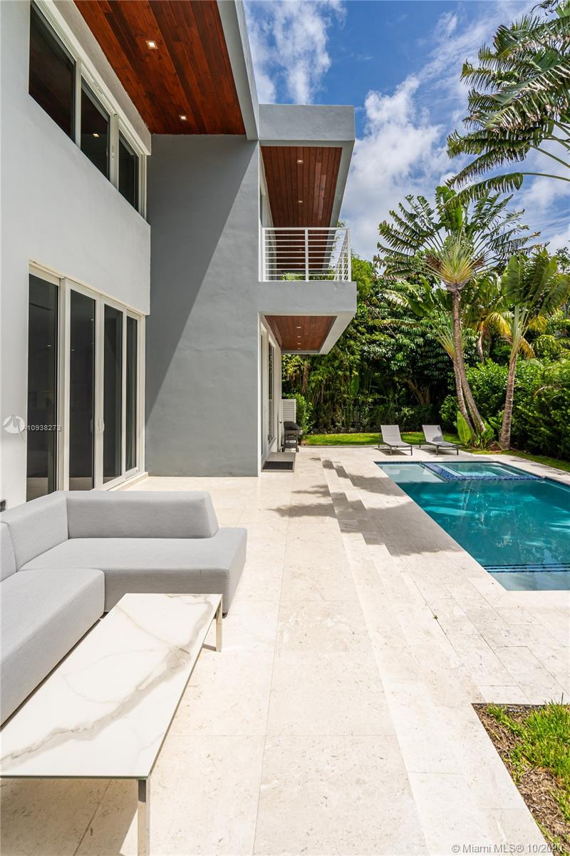 TROPICAL ISLE HOMES SUB 3 - Residential