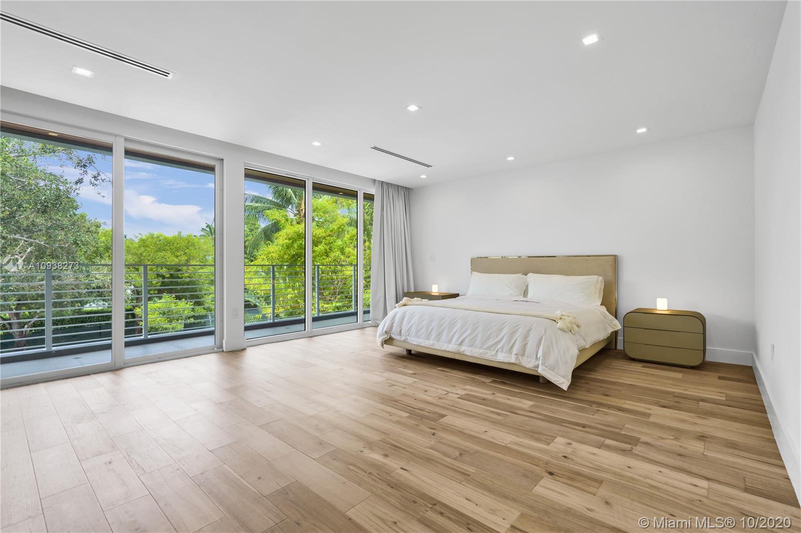 TROPICAL ISLE HOMES SUB 3 - Residential