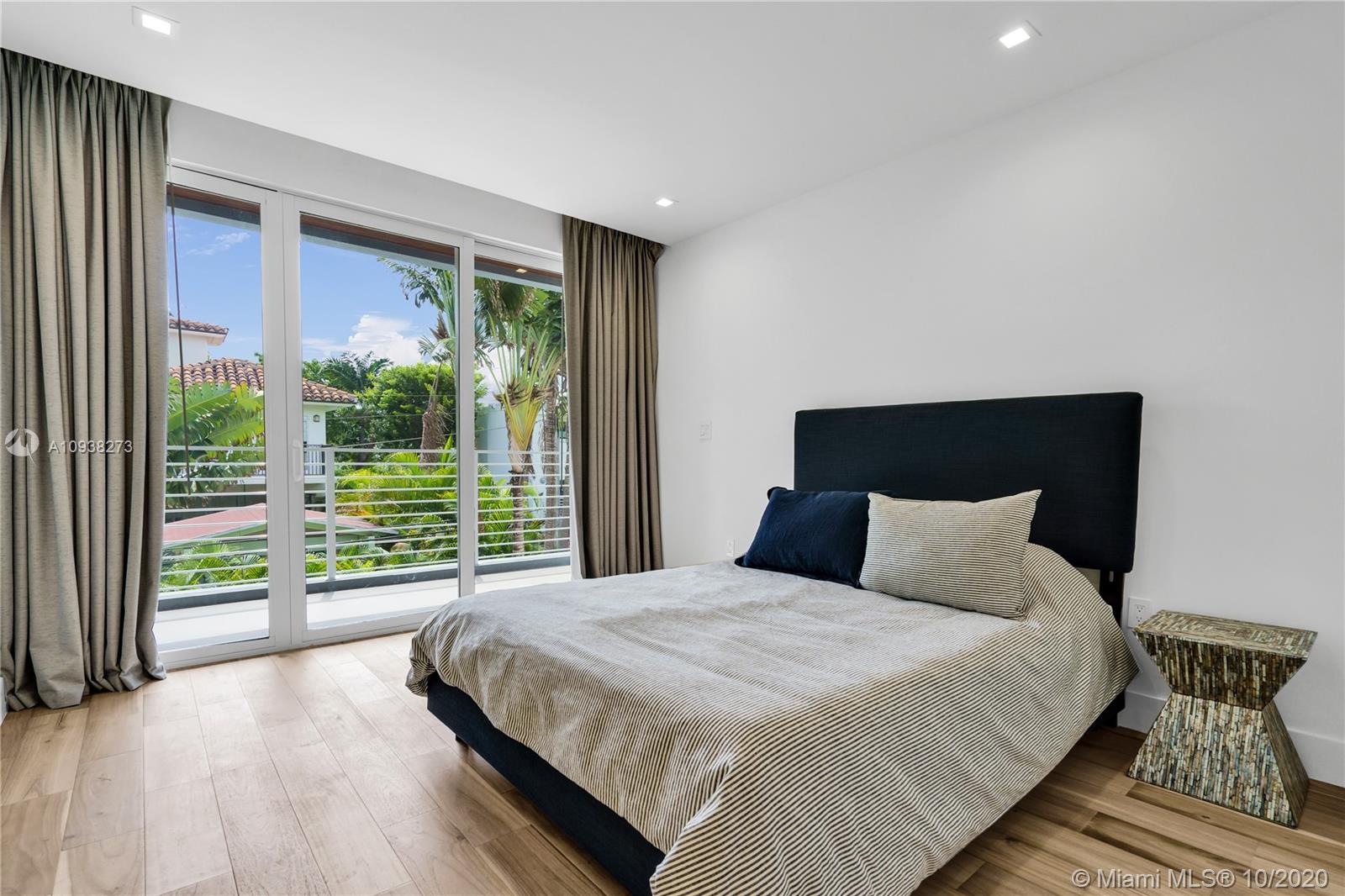 TROPICAL ISLE HOMES SUB 3 - Residential