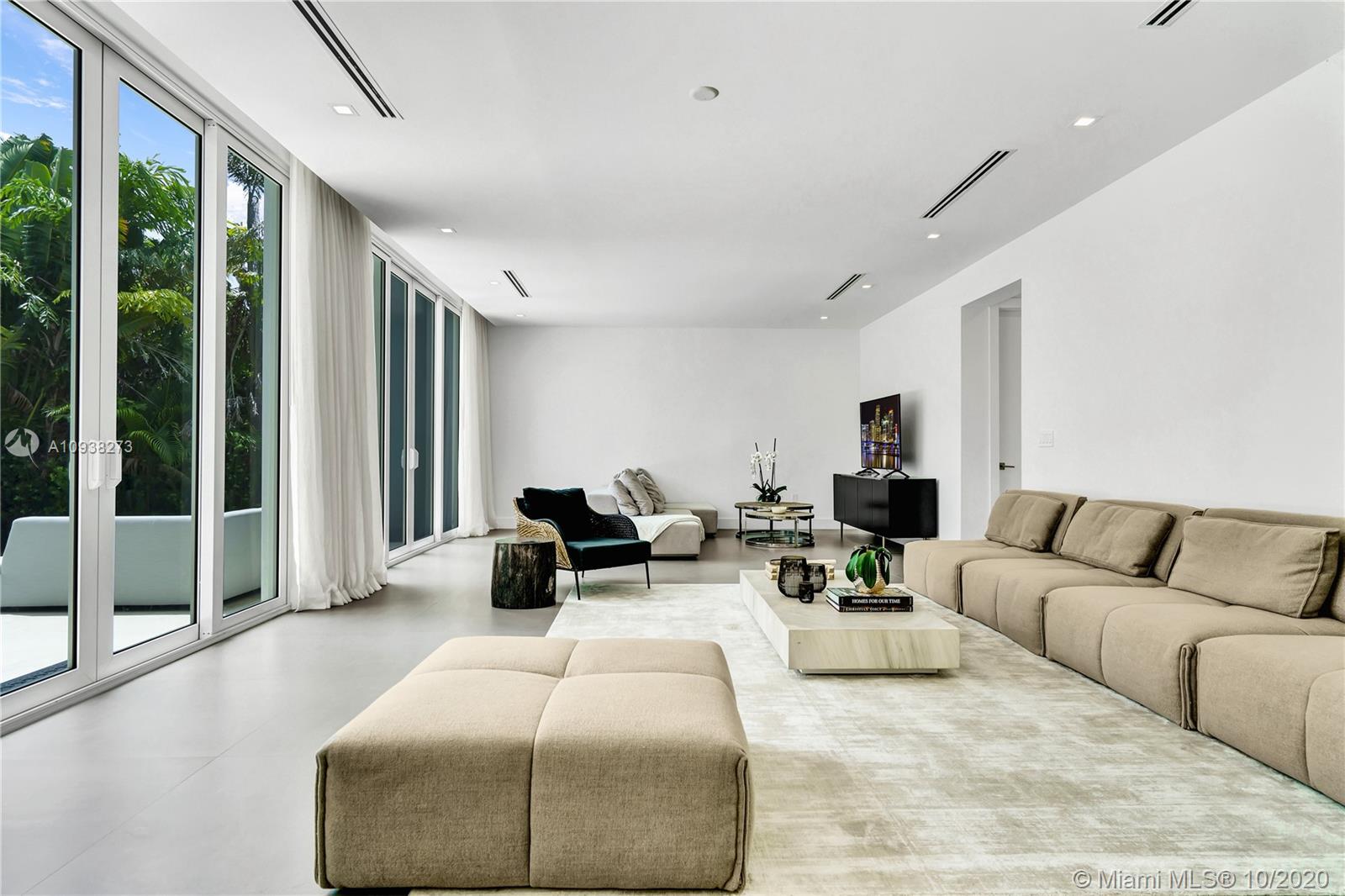 TROPICAL ISLE HOMES SUB 3 - Residential