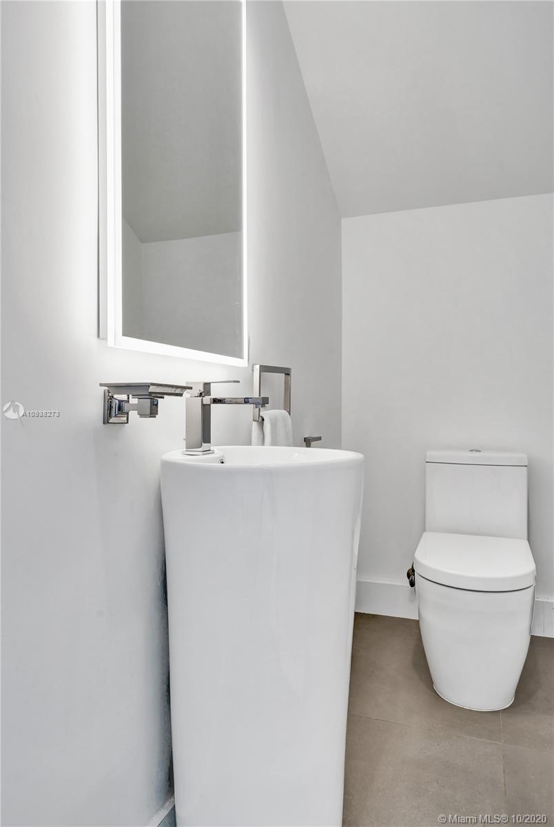 TROPICAL ISLE HOMES SUB 3 - Residential