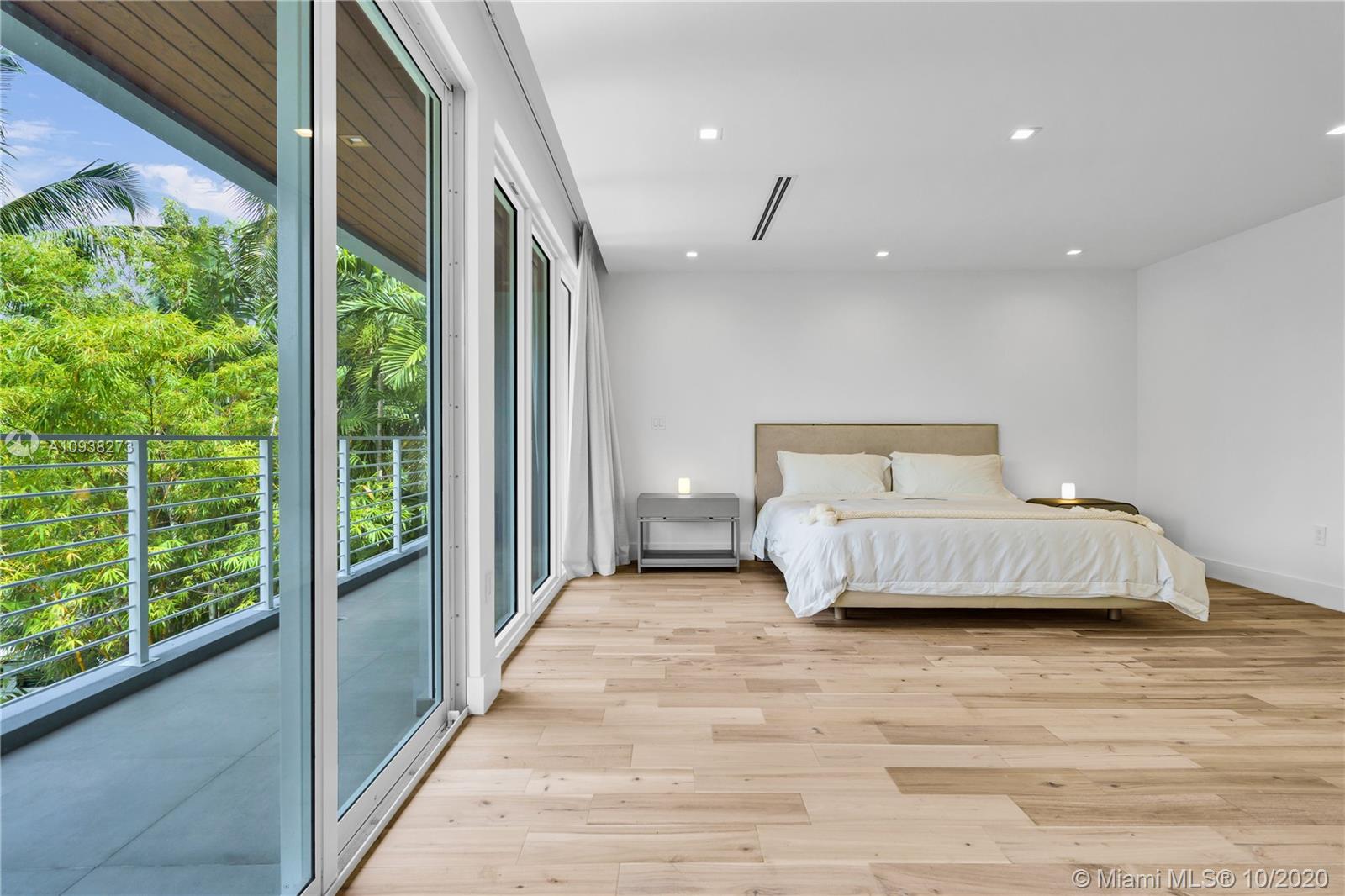 TROPICAL ISLE HOMES SUB 3 - Residential