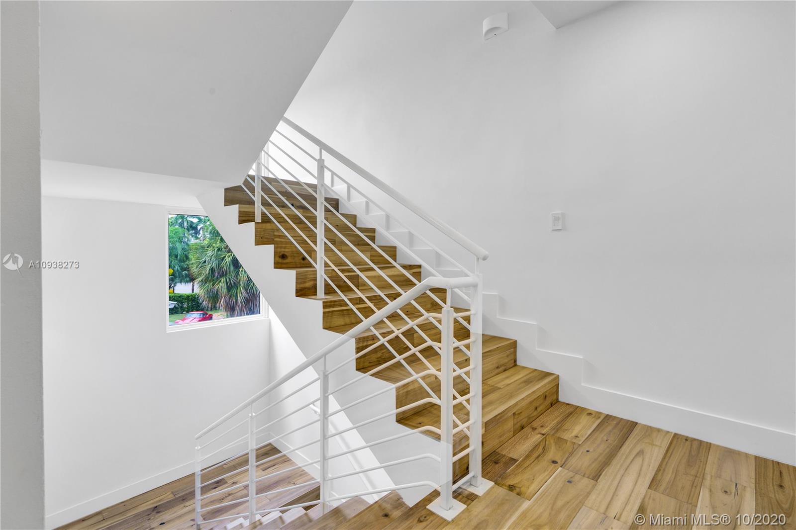 TROPICAL ISLE HOMES SUB 3 - Residential