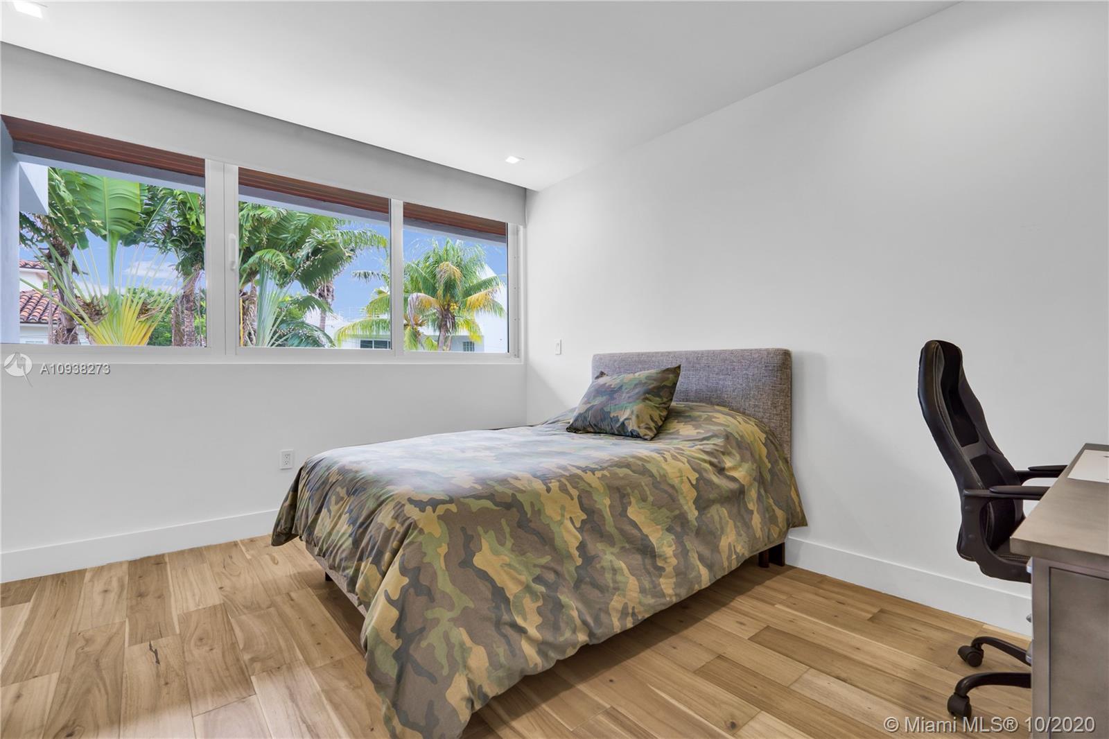 TROPICAL ISLE HOMES SUB 3 - Residential