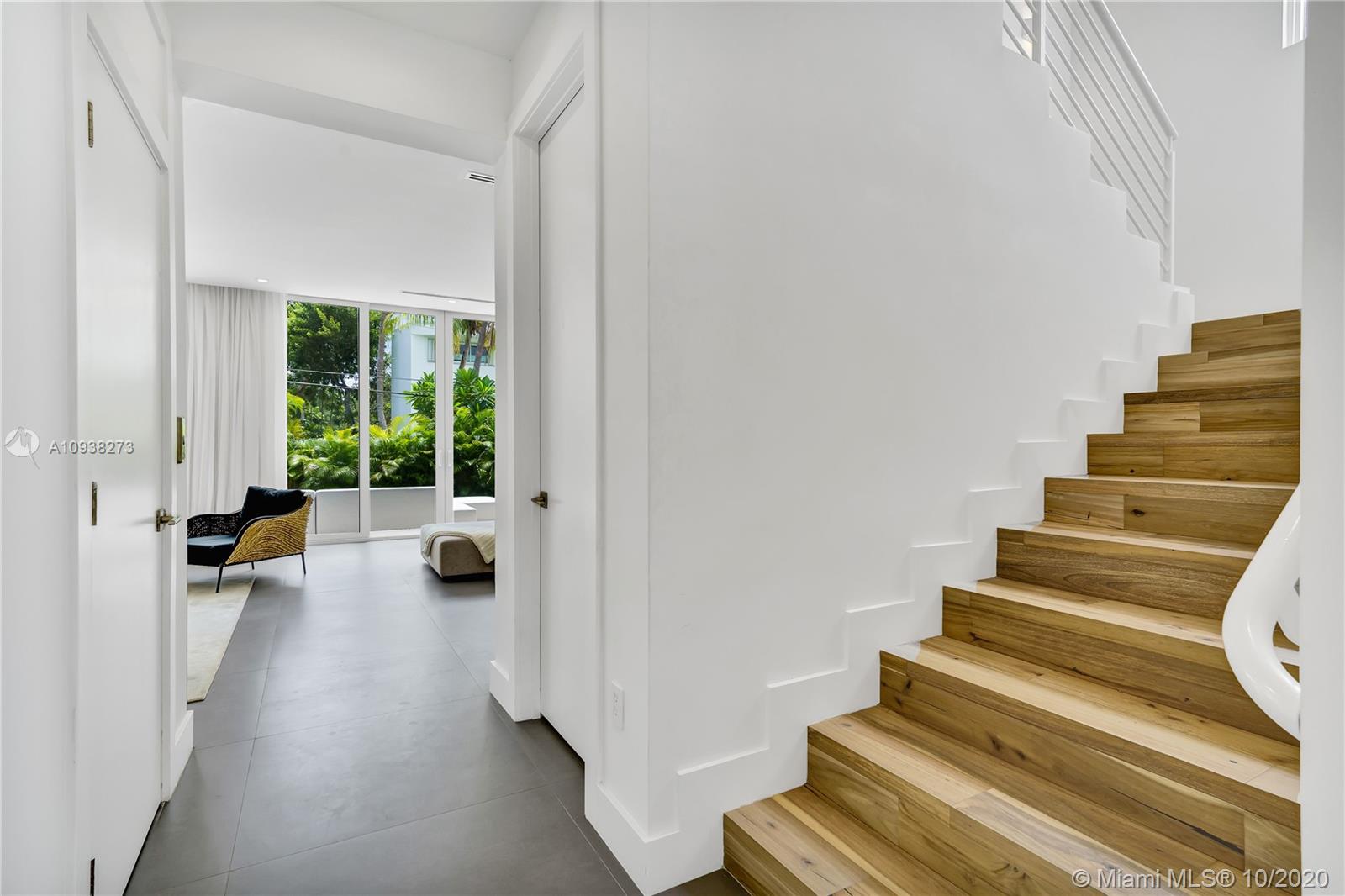 TROPICAL ISLE HOMES SUB 3 - Residential