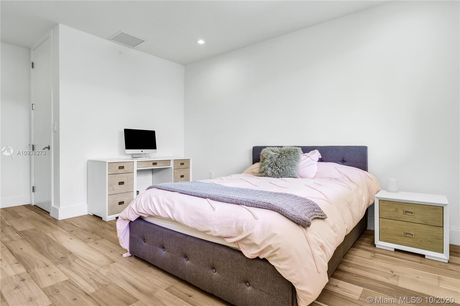 TROPICAL ISLE HOMES SUB 3 - Residential